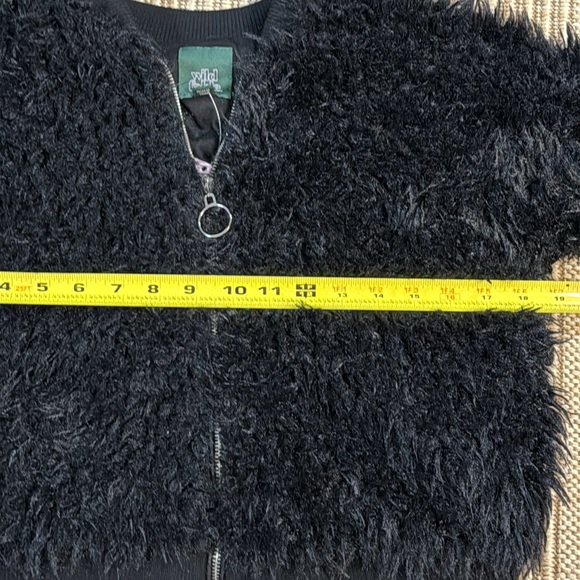 Wild fable Women's Jacket
Topper Faux Fur Long Sleeve Full
Zip Size XS Black - Picture 7 of 13